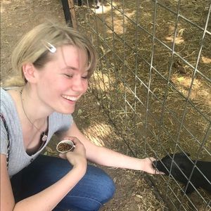 Meet your Posher, Isabella